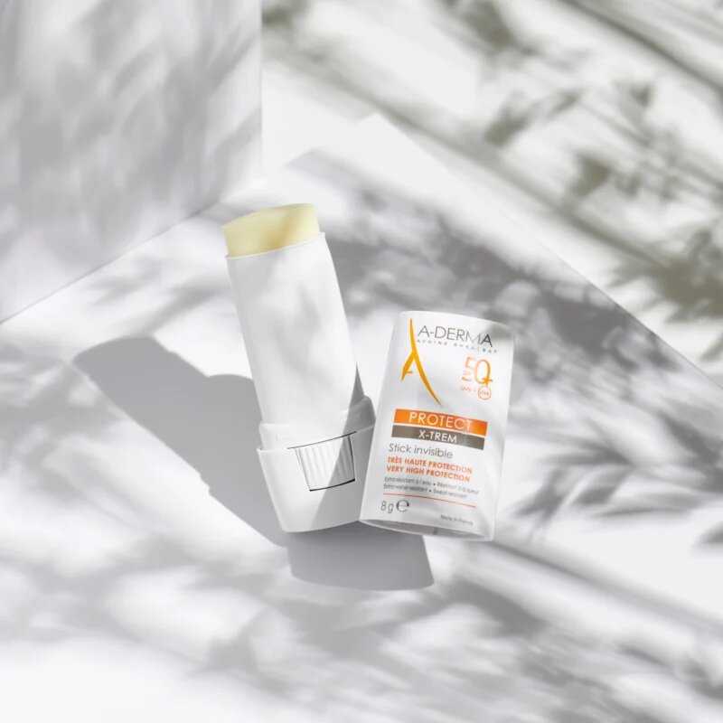 A-Derma Protect X-Trem Invisible Stick zaščitna paličica za občutljive predele kože SPF 50+ 8 g