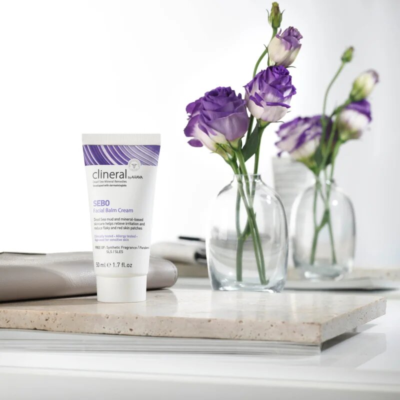 Ahava Clineral SEBO hranilna in pomirjevalna krema za kožo obraza z vlažilnim učinkom 50 ml