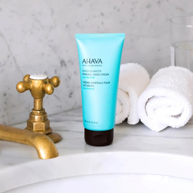 Ahava Dead Sea Water Sea Kissed mineralna krema za roke 100 ml