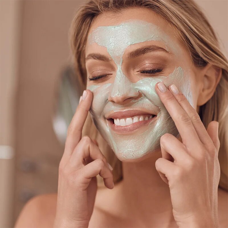 Ahava Mineral Mud posvetlitvena maska za obraz z vlažilnim učinkom 50 ml