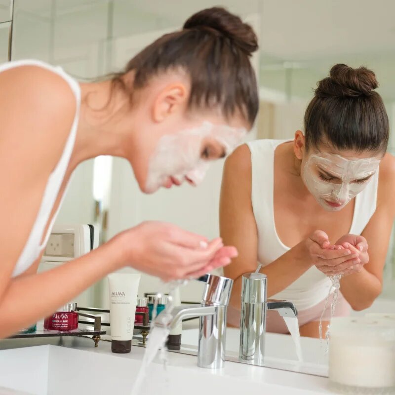 Ahava Time To Clear blatni piling za obraz 100 ml