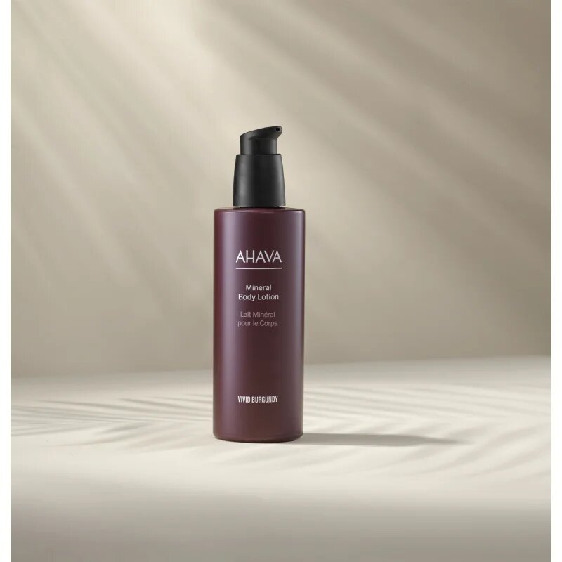 Ahava Vivid Burgundy vlažilni losjon za telo z minerali Mrtvega morja 250 ml