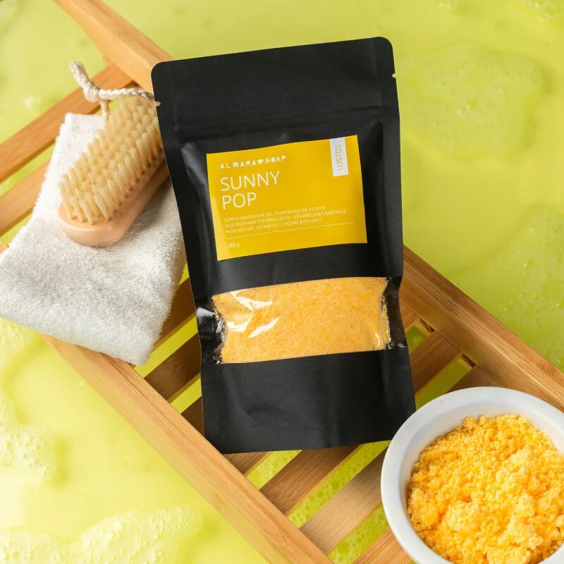 Almara Soap Bath Salt Sunny Pop barvna kopalna sol 180 g