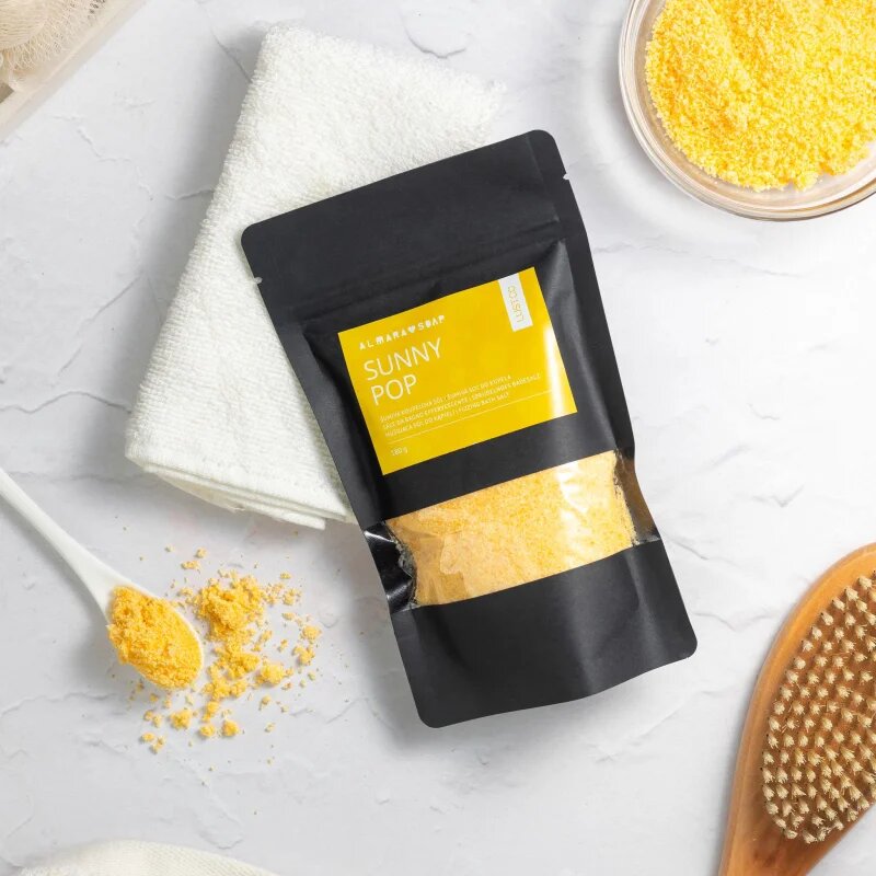 Almara Soap Bath Salt Sunny Pop barvna kopalna sol 180 g