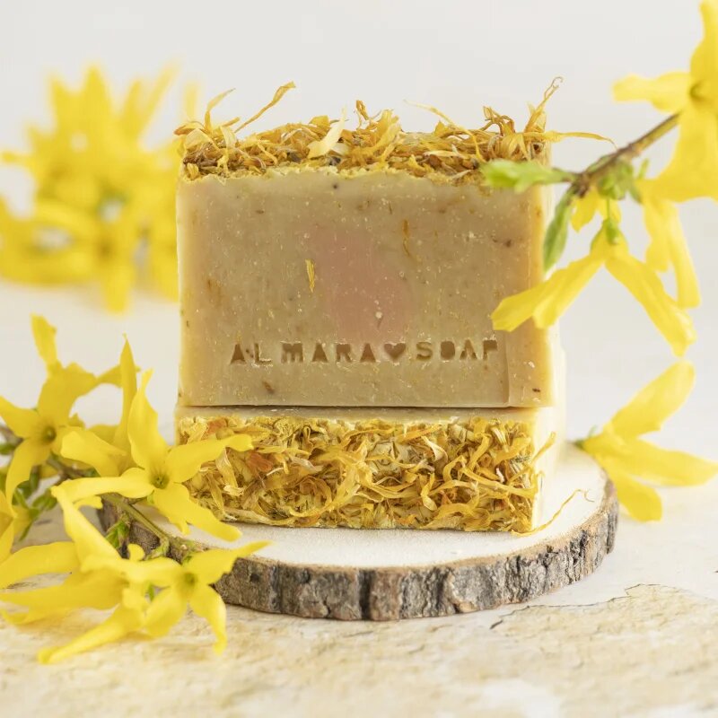 Almara Soap Natural Calendula naravno milo za suho in občutljivo kožo 90 g
