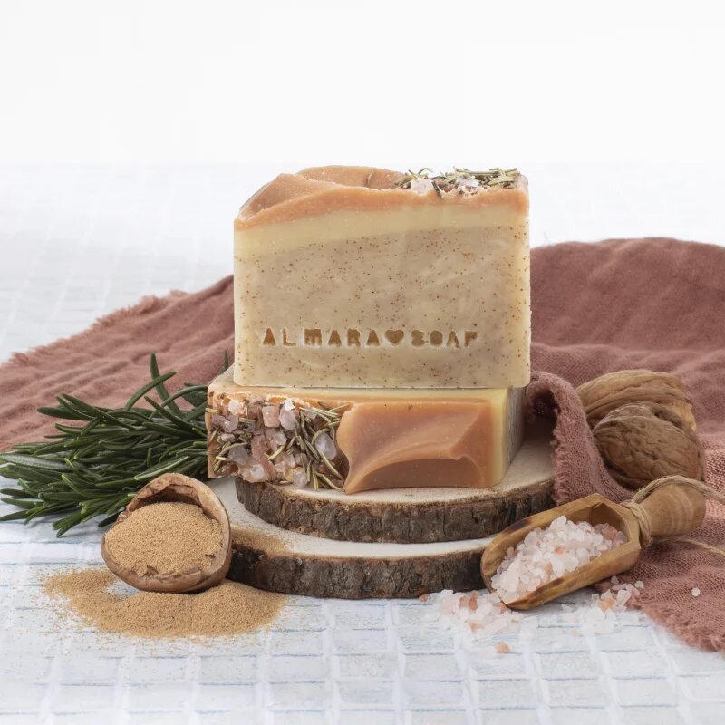 Almara Soap Natural Peeling Walnut naravno trdo milo s piling učinkom 90 g