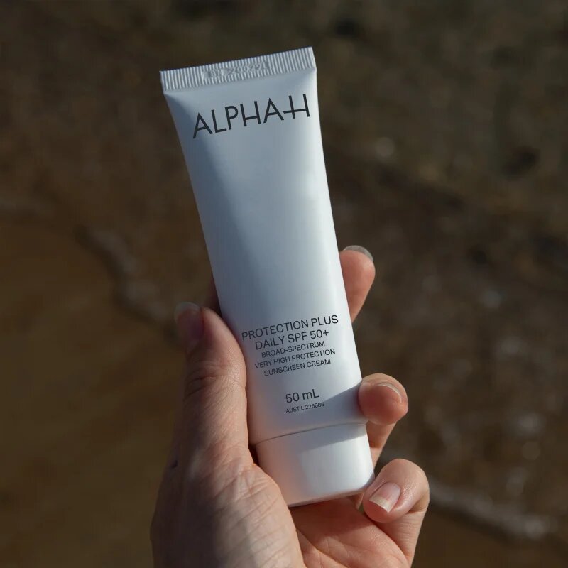 Alpha-H Protection Plus dnevna vlažilna krema SPF 50+ 50 ml