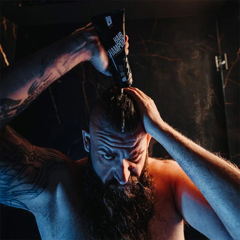 Angry Beards Urban Twofinger Shampoo osvežilni šampon za lase in brado 230 ml