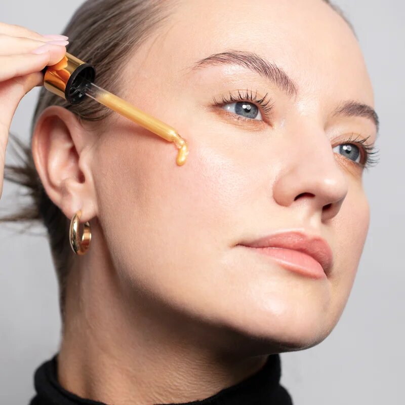 Antipodes Glow Vitamin C serum za osvetljevanje proti prvim znakom staranja kože 10 ml