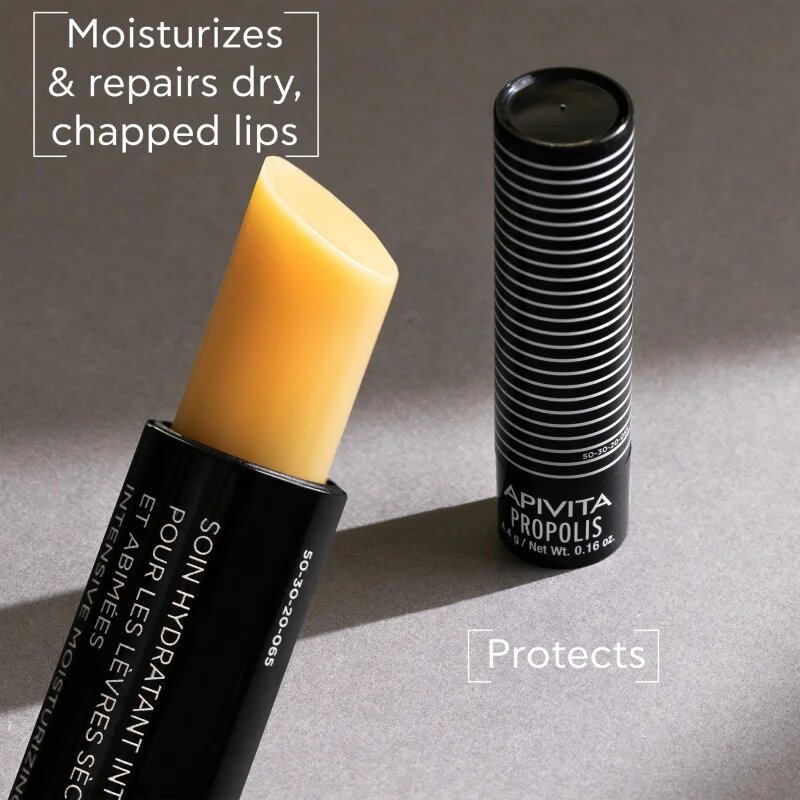 Apivita Lip Care Propolis balzam za suhe in razpokane ustnice 4.4 g