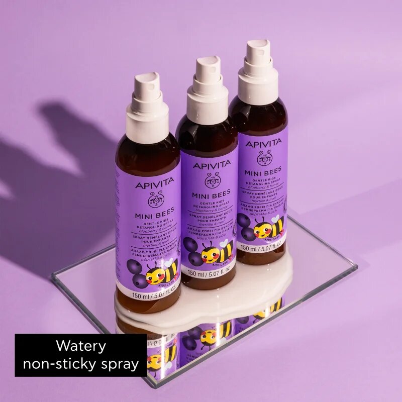 Apivita Mini Bees Gentle Kids Detangling Spray Blueberry&Honey pršilo za lažje česanje las 150 ml
