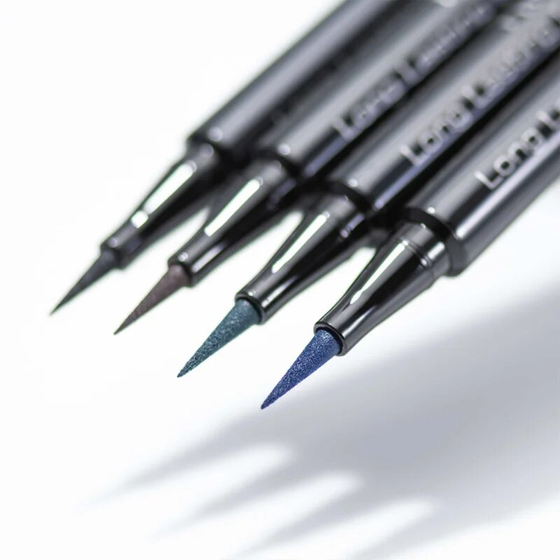 Artdeco Liquid Liner Intense dolgoobstojen flomaster za oči odtenek 12 Blue 0.6 ml
