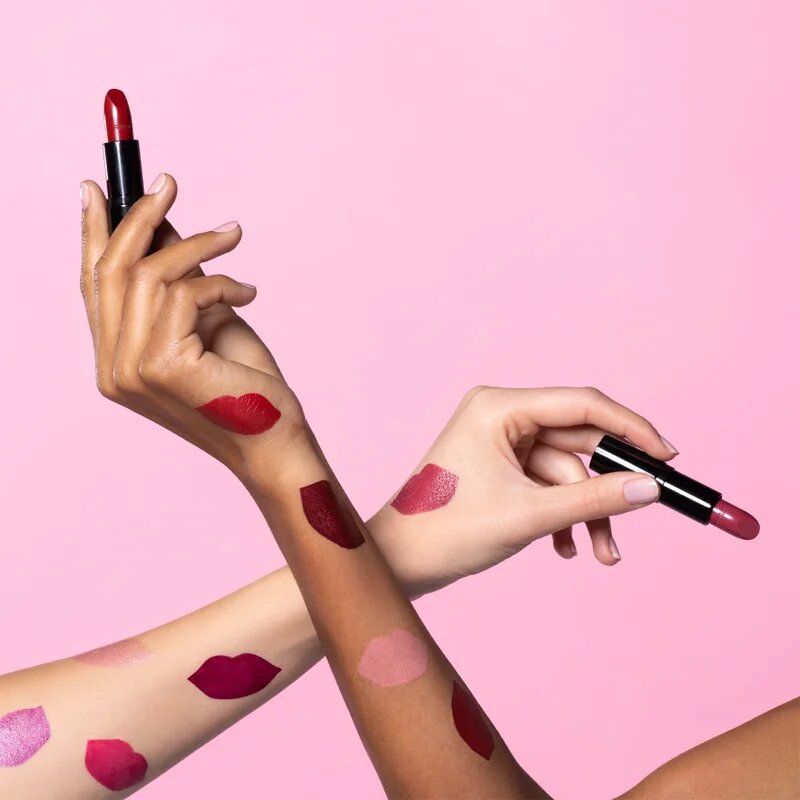 Artdeco Perfect Color kremasta šminka s satenastim zaključkom odtenek 926 Dark Raspberry 4 g