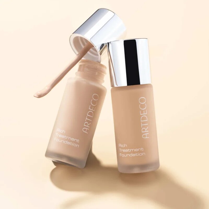 Artdeco Rich Treatment Foundation posvetlitveni kremasti tekoči puder odtenek 485.12 Vanilla Rose 20 ml