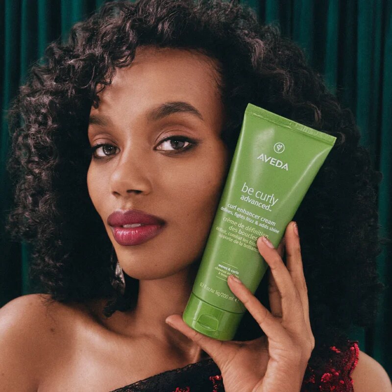 Aveda Be Curly Advanced™ Conditioner vlažilni balzam za kodraste lase 1000 ml