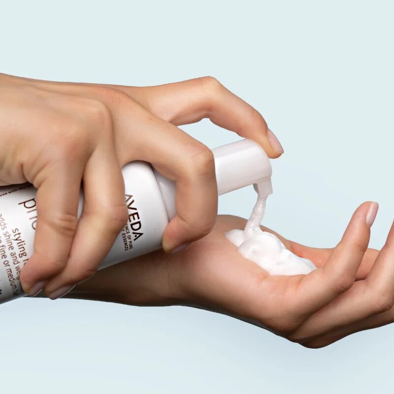 Aveda Phomollient™ Styling Foam stiling pena za definicijo in obliko pričeske za tanke do normalne lase 200 ml