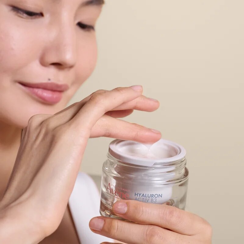 Avène Hyaluron Activ B3 Renewal Firming Aqua Cream-in-Gel vlažilna gel krema za obnovo kožne pregrade za obnovo kožne pregrade 50 ml