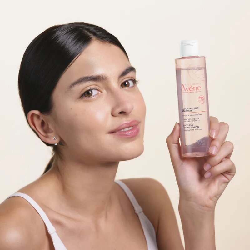 Avène Soothing Toning Lotion pomirjajoči tonik za občutljivo kožo in oči 200 ml