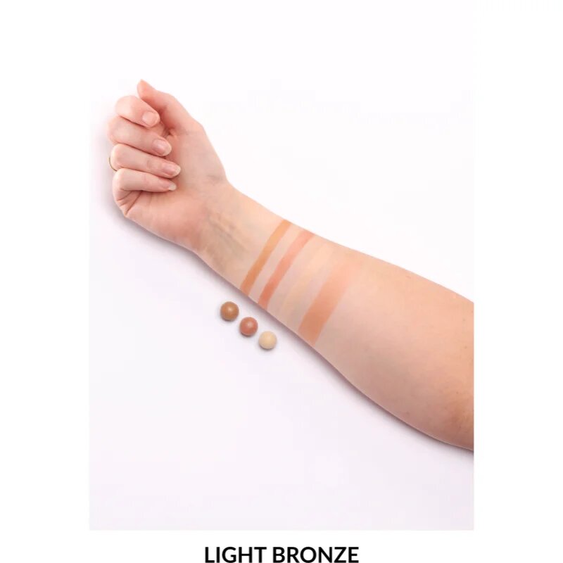 Avon Ultra Colour Pearls bronzer v kroglicah odtenek Light Bronze 28 g