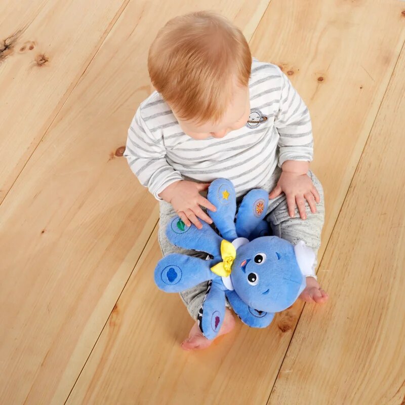 Baby Einstein Octoplush™ glasbena igrača 3m+ 1 kos
