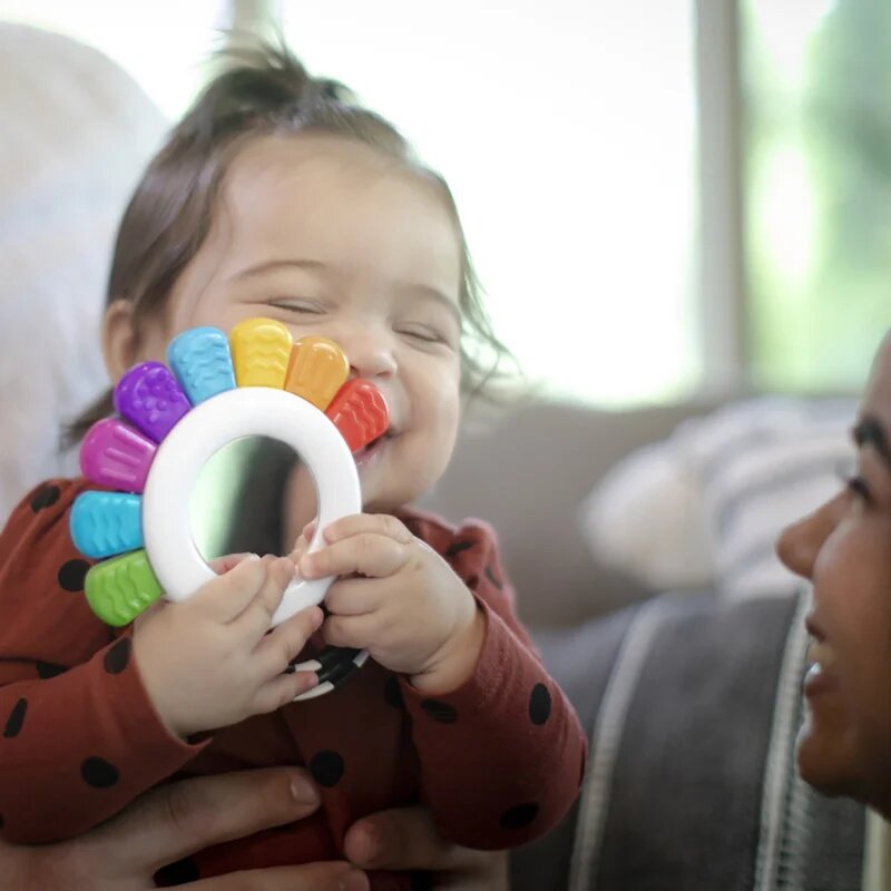 Baby Einstein Outstanding Opus Rattle & Teether Sensory Toy grizalo z ropotuljico 1 kos