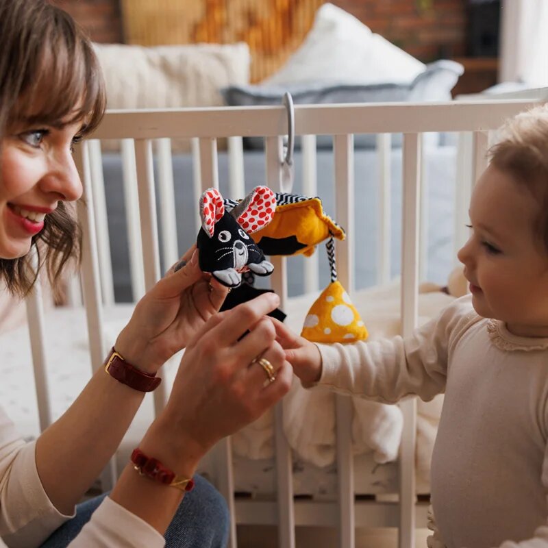 BabyOno Mouse kontrastna viseča igrača 0m+ 1 kos