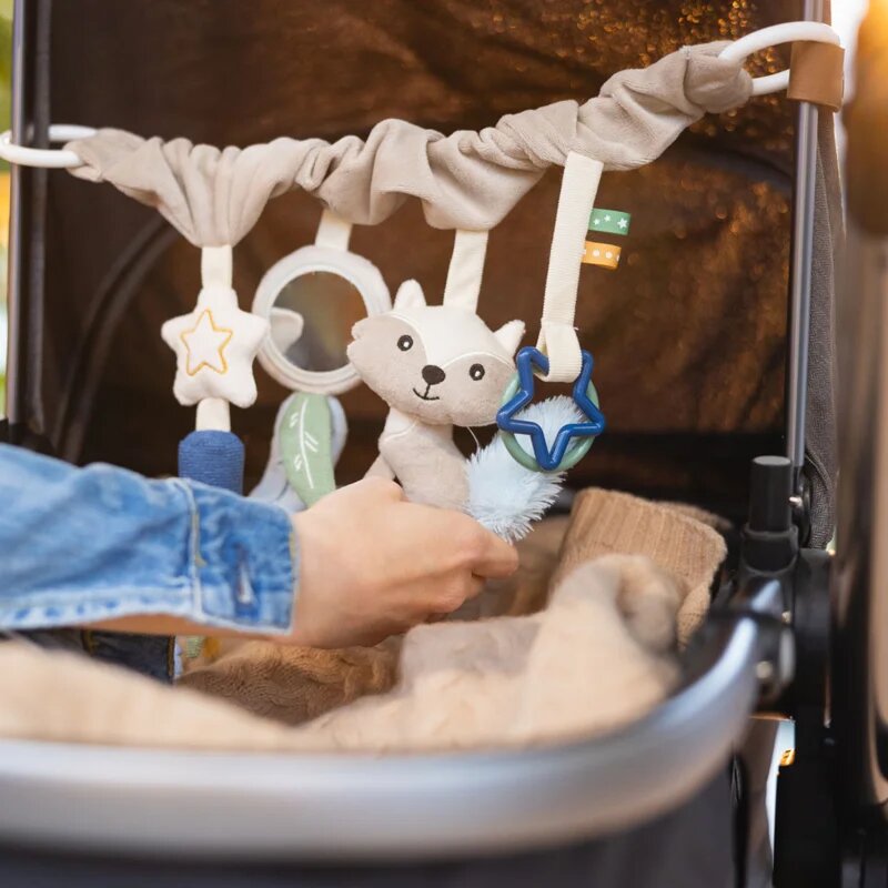 BabyOno Raccoon kontrastna viseča igrača 0m+ 1 kos