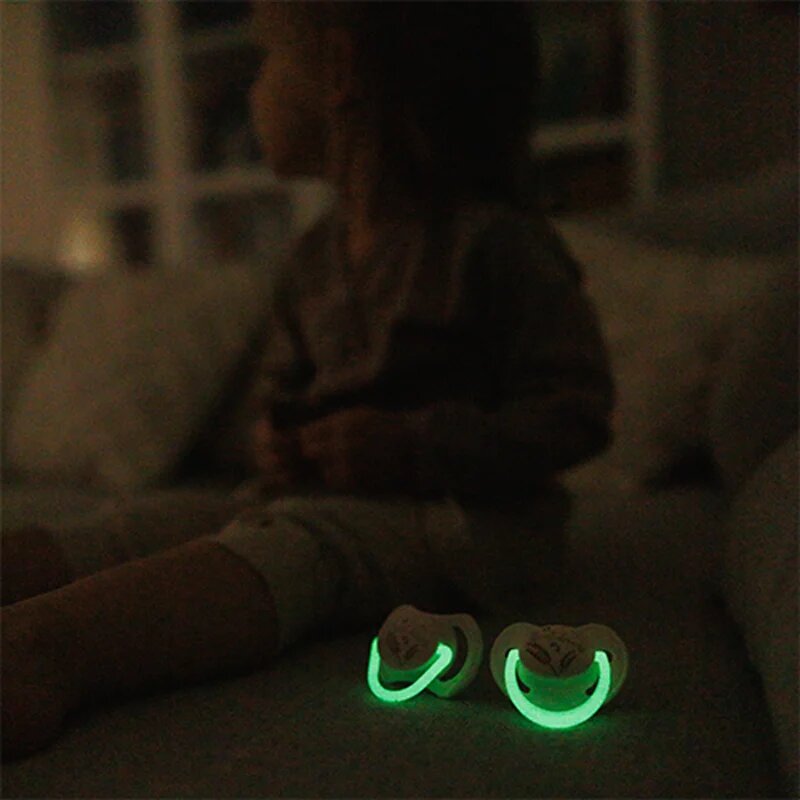 BabyOno Take Care Symmetrical Silicone Soothers duda Day & Night 18m+ 2 kos