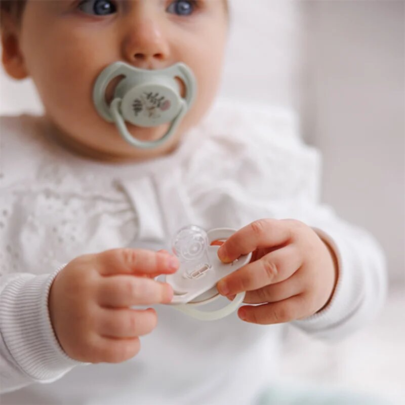 BabyOno Take Care Symmetrical Silicone Soothers duda Day & Night 6-18m+ 2 kos