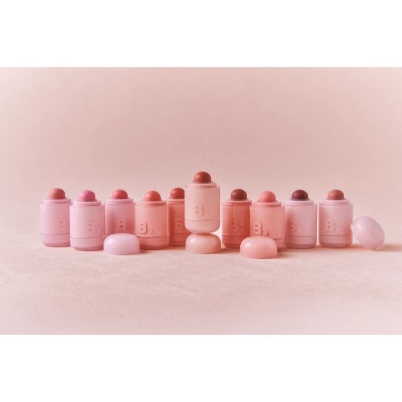 Banila Co. Romantic Blush večnamensko ličilo za ustnice in lica za popoln videz odtenek 12 Peach Mousse 3.7 g