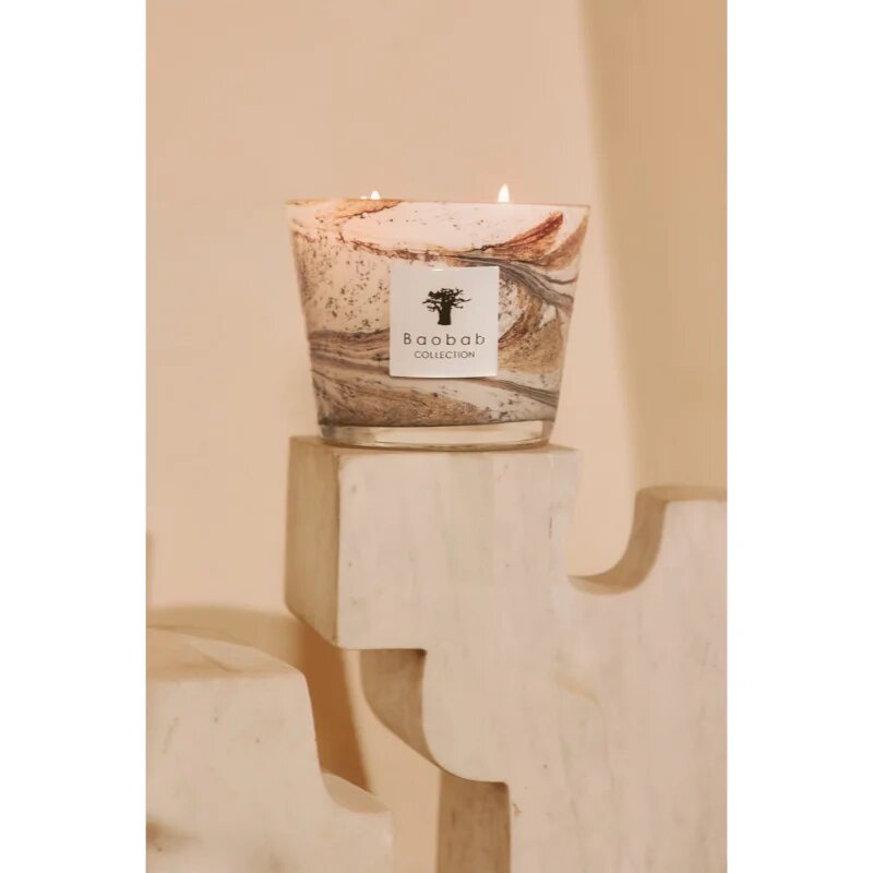 Baobab Collection Leaves Naïs dišeča sveča 500 g