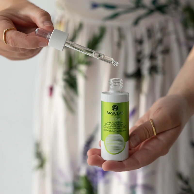 BasicLab Cosmetology Esteticus antioksidantni serum za osvetlitev kože 20% Vitamin C 30 ml