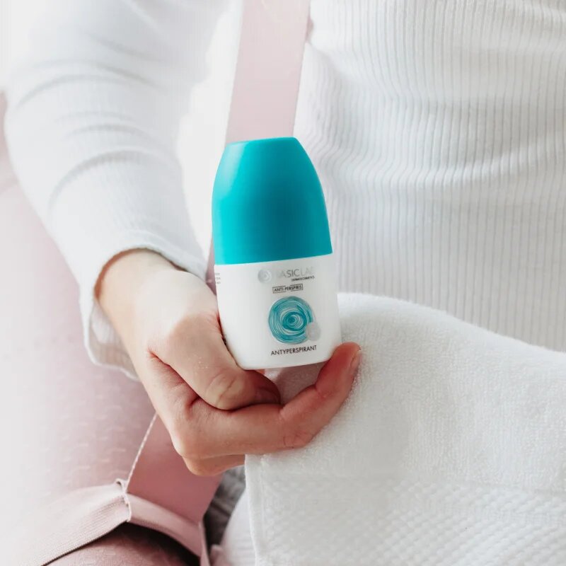 BasicLab Dermocosmetics Anti-Perspiris antiperspirant roll-on z 48-urnim učinkom 60 ml
