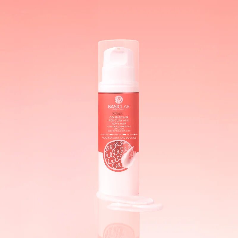 BasicLab Dermocosmetics Capillus krepilni balzam za valovite in kodraste lase 250 ml