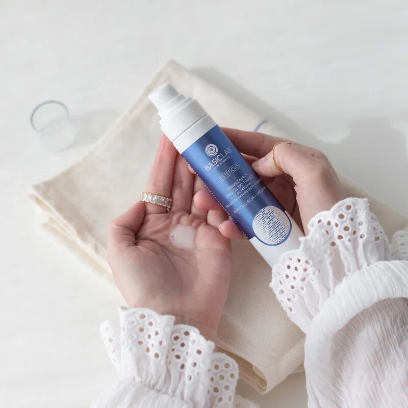 BasicLab Dermocosmetics Esteticus gelasta emulzija z vlažilnim učinkom 50 ml