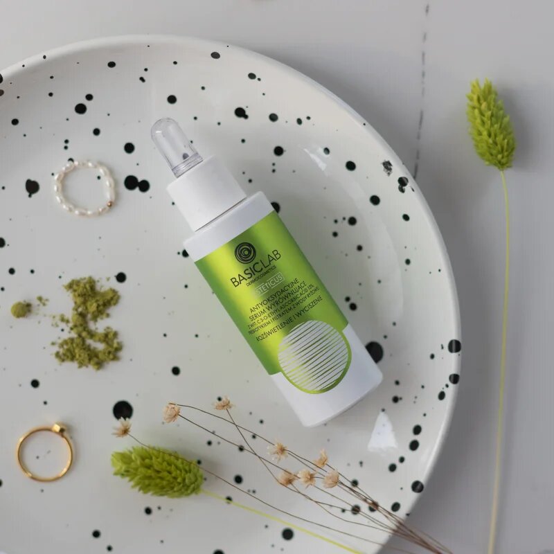 BasicLab Dermocosmetics Esteticus serum za osvetljevanje z antioksidacijskim učinkom 15% Vitamin C 30 ml
