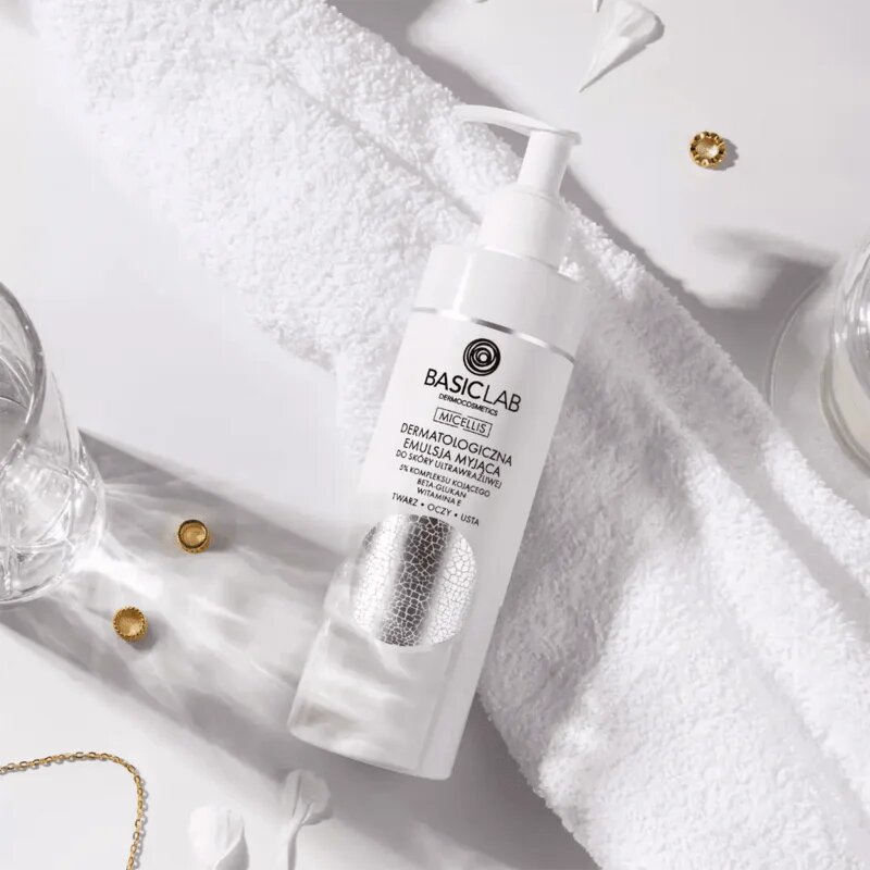 BasicLab Dermocosmetics Micellis nežna čistilna emulzija za zelo občutljivo kožo 300 ml