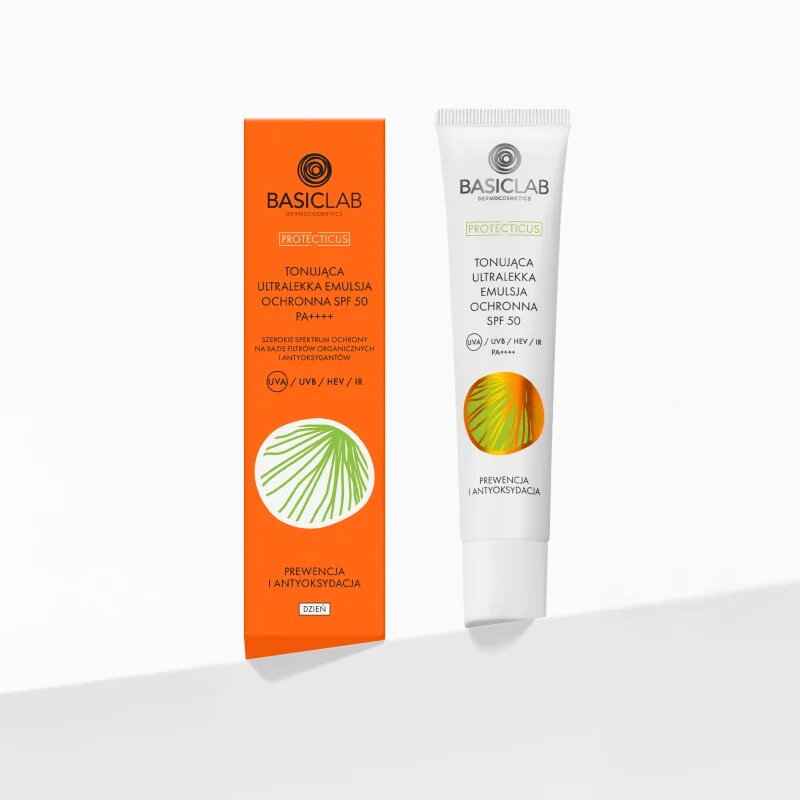 BasicLab Dermocosmetics Protecticus obarvani ultra-lahek fluid za mastno in mešano kožo SPF 50+ 40 ml