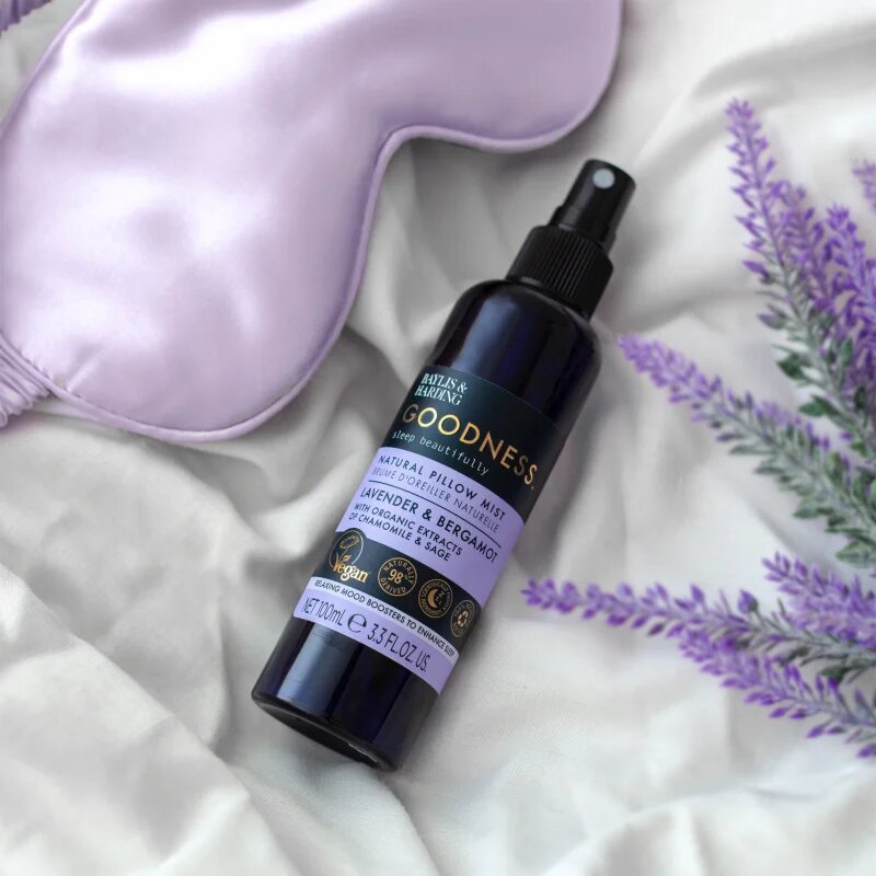 Baylis & Harding Goodness Sleep Beautifully pršilo za na vzglavnik za miren spanec Lavender & Bergamot 100 ml