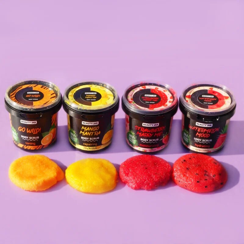 Beauty Jar Strawberry Marry Me! vlažilni piling za telo 200 g