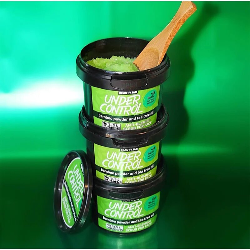 Beauty Jar Under Control čistilni piling za problematično kožo 120 g