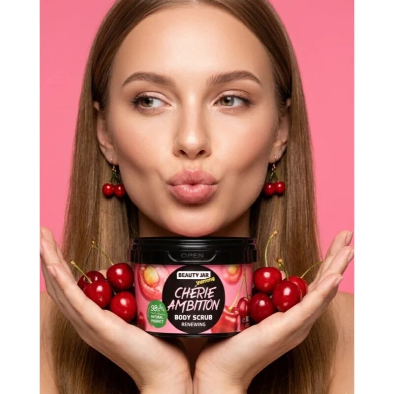 Beauty Jar Yummy Chérie Ambition nežni piling za telo 360 g