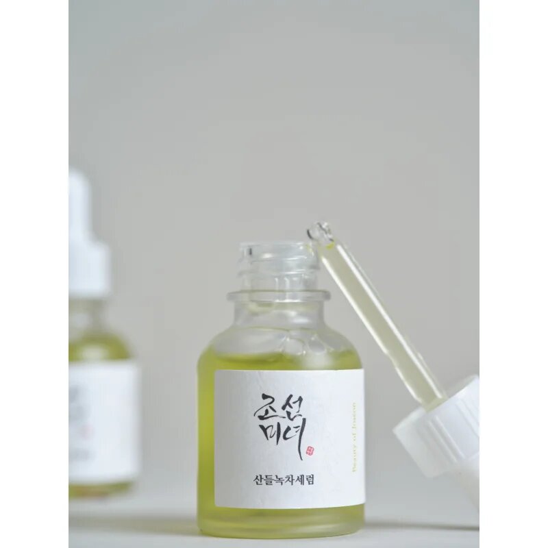 Beauty of Joseon Calming Serum Green Tea + Panthenol serum za pomiritev in okrepitev občutljive kože 30 ml