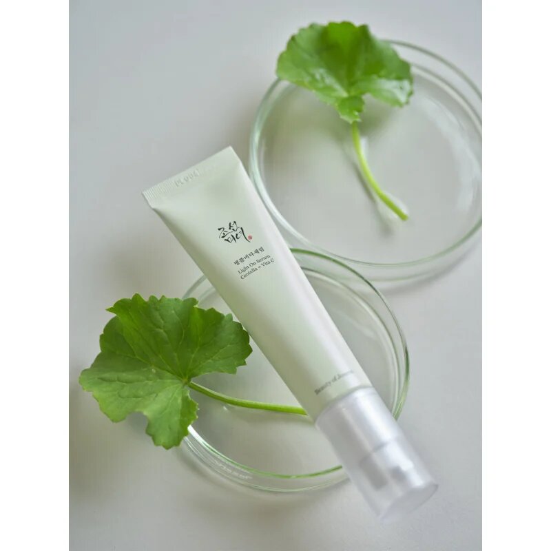 Beauty of Joseon Light On Serum Centella + Vita C serum za osvetljevanje s pomirjajočim učinkom 30 ml