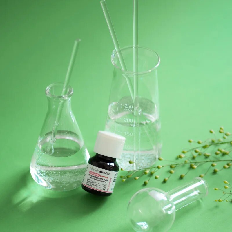 Bielenda Dr Medica Capillaries serum za obraz za krepitev drobnih žilic in redukcijo rdečice 30 ml