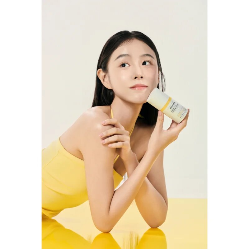 Biodance Radiant Vita Niacinamide Cream vlažilna in hranilna krema za posvetlitev in zgladitev kože 50 ml
