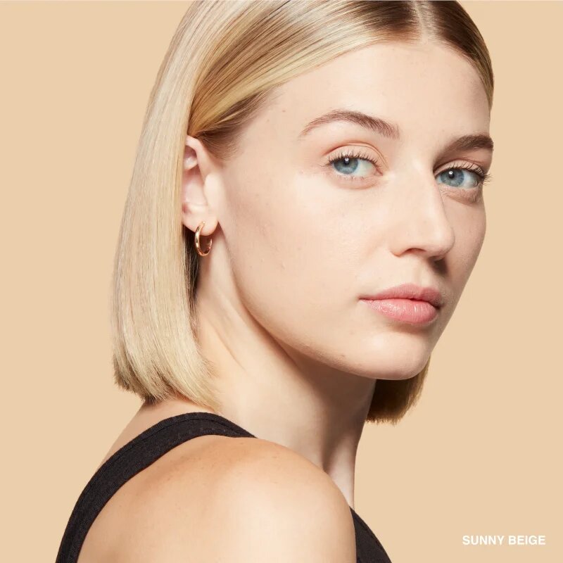 Bobbi Brown Sheer Finish Pressed Powder nežni kompaktni puder odtenek Sunny Beige 9 g