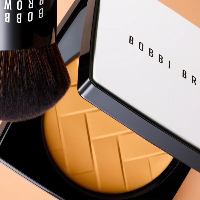 Bobbi Brown Vitamin Enriched Pressed Powder kompaktni puder z vlažilnim učinkom odtenek Yellow 8 g