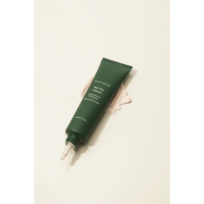 BOUTIJOUR Skin Tint Essence posvetlitveni tonirani fluid SPF 50+ 30 ml