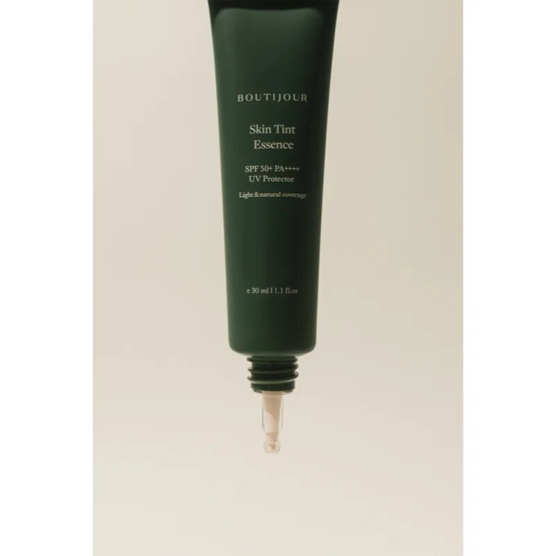 BOUTIJOUR Skin Tint Essence posvetlitveni tonirani fluid SPF 50+ 30 ml